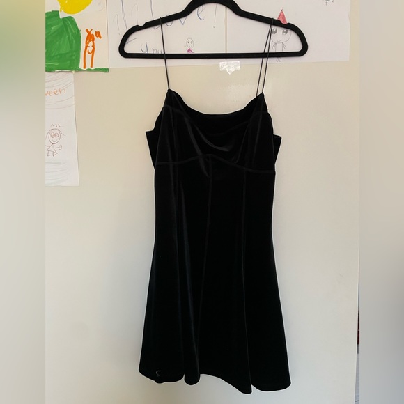 UO Peaches Velvet Mini Dress - Picture 4 of 5